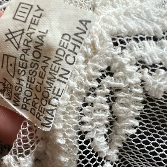 Gorgeous ivory lace duster - Picture 8 of 9